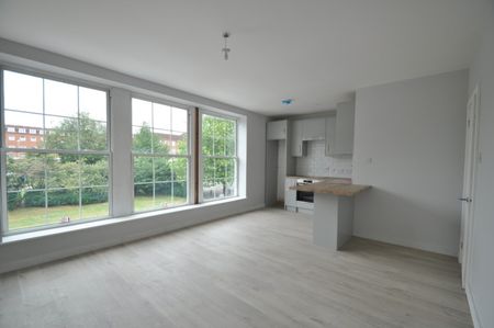 1 bedroom Apartment - Stonebank, Welwyn Garden City - Photo 3