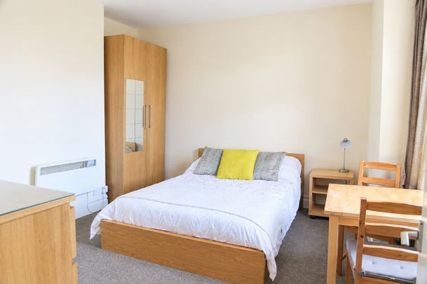 Studio Flat, Sandon Road, B17 - Photo 1