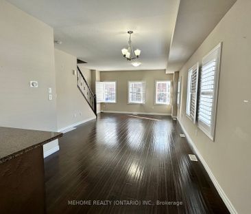 Townhouse For Lease | X8119084 - Photo 5