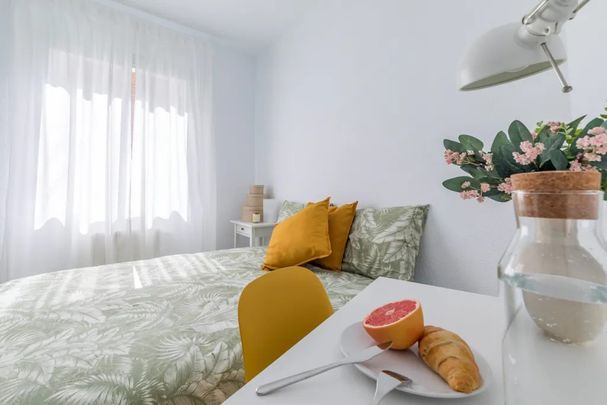 Calle de Castilla, Madrid, Community of Madrid 28039 - Photo 1