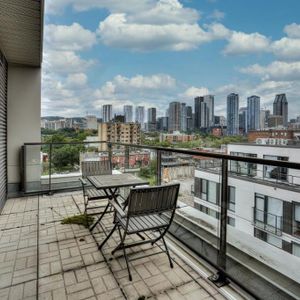 Penthouse entièrement meublé avec magnifique vue a Louer a Griffintown - Photo 2