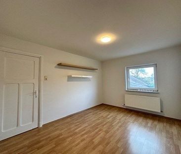 Een nette, comfortabele gezinswoning met 3 slaapkamers, garage en t... - Foto 6