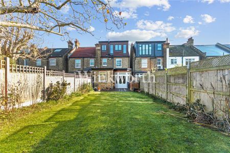 4 bedroom semi-detached house to rent - Photo 3