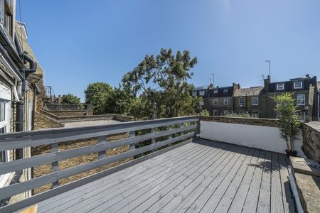 4 bedroom flat to rent - Photo 2