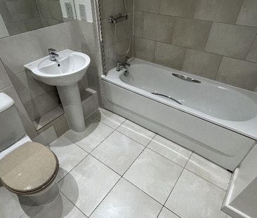 3 bedroom terraced house to rent - Photo 6