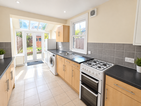 2 bedroom terraced house to rent - Photo 5