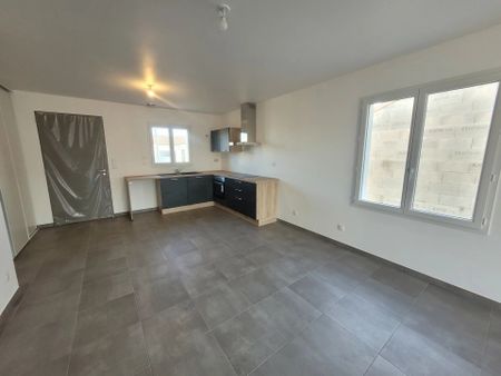 Location Maison 4 pièces 109 m2 à Niort - Photo 3