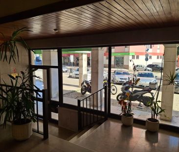Apartamento T2 com Garagem na Avenida Independência das Colónias - Foto 1