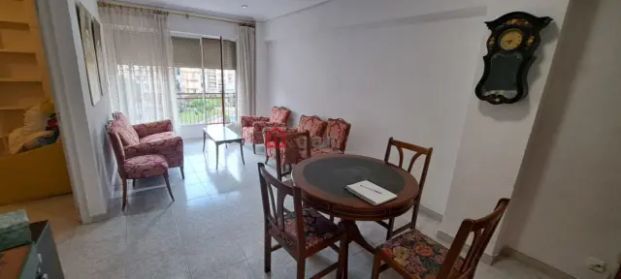 Piso en alquiler en Plaza de Cardona Vives - Photo 1