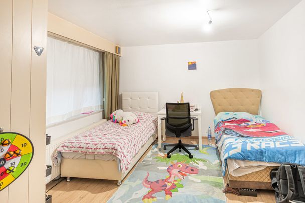 Ruim duplex-appartement met 2 slaapkamers te Tisselt - Photo 1