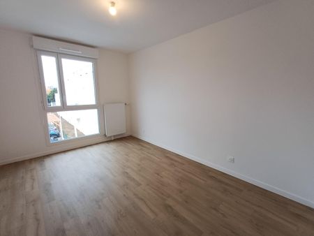 location Appartement T3 DE 60.3m² À CARRIERES SOUS POISSY - Photo 4