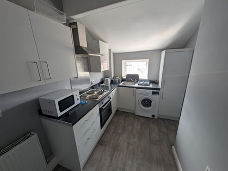 1 Bed Flat, Irvine Terrace, CH62 - Photo 3