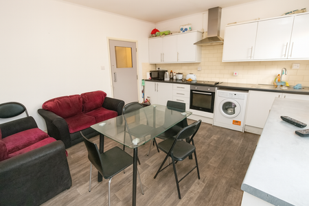 5 bedroom apartment to rent - Photo 3