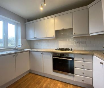 3 bedroom flat to rent - Photo 6