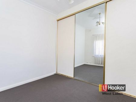 Character Home - Photo 5