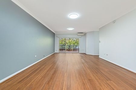 Perfectly Positioned Home Offering Comfort and Convenience - Photo 4