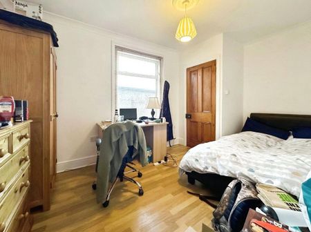 7 bedroom semi-detached house to rent - Photo 5