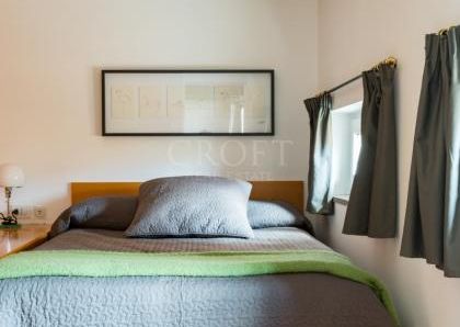 A Charming Penthouse with a Balcony in the Heart of Rome. In Residence with consierge, A/C , WIFI.Rif. #1946
