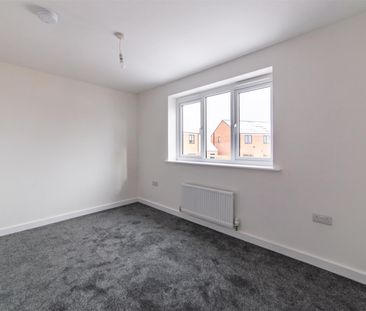 3 bed terraced house to rent in Swallowtail Place, Great Park, NE13 - Photo 5