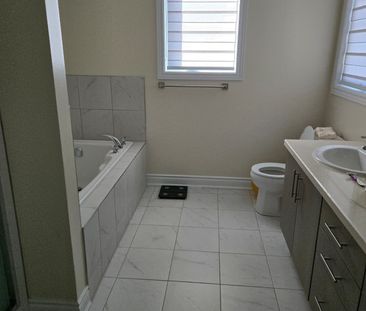 For Lease - 16 Denny Street, Ajax, Ontario - Photo 3