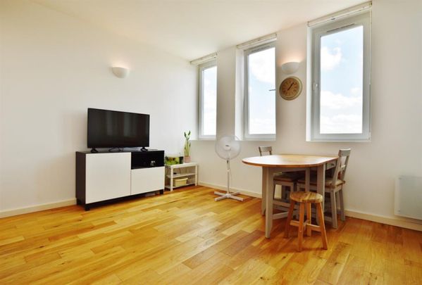 1 bedroom Flat To Let - Photo 1