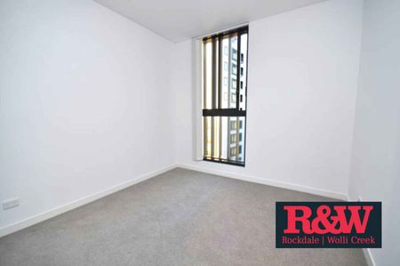 North-Facing 2-Bedroom Luxury Apartment in Wolli Creek - Photo 4