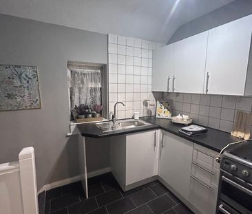 1 Bed Flat, Miller Road, CR0 - Photo 6