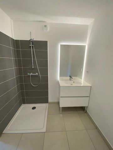 Location Appartement 2 pièces 40m² DECINES CHARPIEU 69150 - Photo 3