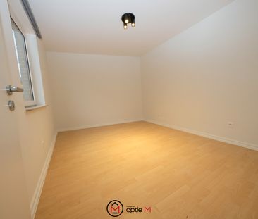 APPARTEMENT OP HET EERSTE VERDIEP MET VEEL LICHTINVAL IN BILZEN - Photo 1