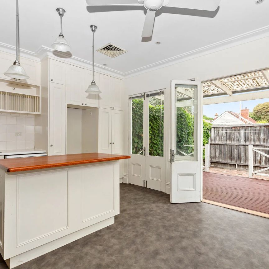 135 Beavers Road, Northcote. - Photo 1