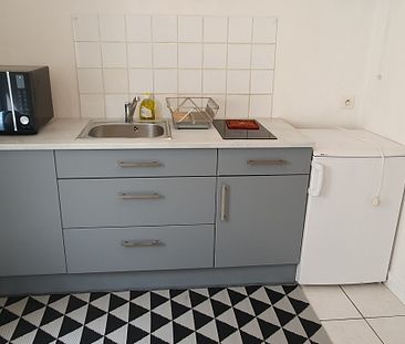 LAVAL, studio meublé de 27 m² au RDC - Photo 2