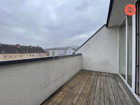Großzügige 4- Zimmer-Wohnung mit Balkon in URFAHR - unbefristetes Mietverhältnis - Photo 5