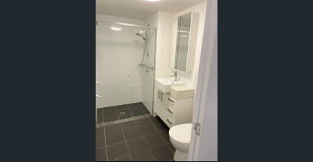 Superb one-bedroom apartment in the heart of Kelvin Grove with unlimited internet - Photo 5