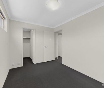 Contemporary Living, Top Location - Photo 3