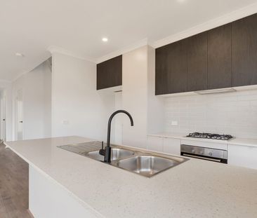 BRAND NEW 4 BEDROOM TOWNHOUSE - Photo 1