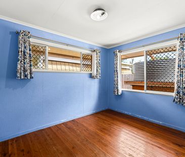 Family home in perfect position - Photo 2