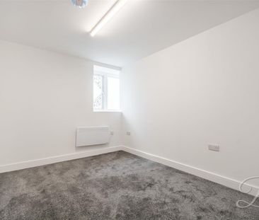 2 bedroom - Photo 6