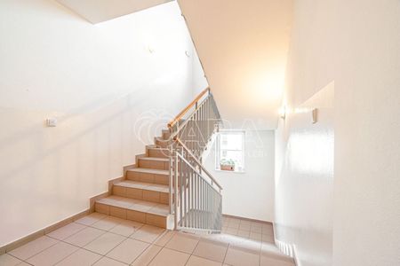Pronájem bytu 1+kk a garsoniéry 40 m², Buková , Holubice - Photo 3