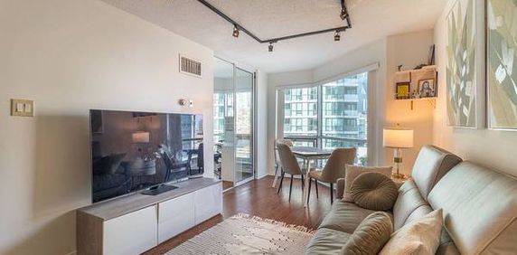 2+1 Bedroom, 2 Bathroom - World Trade Centre - Photo 2