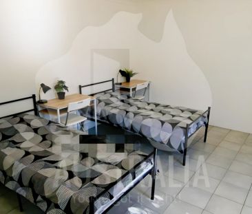 Share room with AC - Photo 6