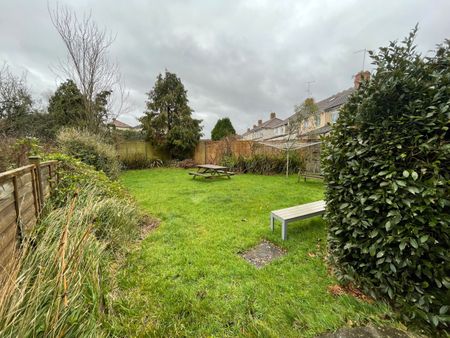 Aerospace & Engineering in Filton – Airbus, BAE Systems, Rolls-Royce, GKN - Photo 5