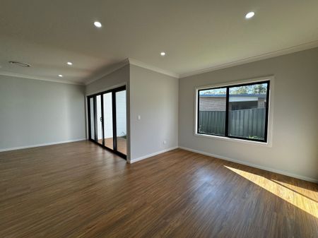 Convenient Living in Morisset - Photo 2