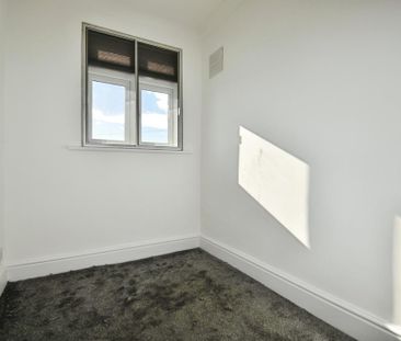 3 bedroom end of terrace house to rent - Photo 6