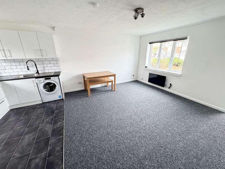 Springwell Road, Heston, Hounslow, TW5 - Photo 2