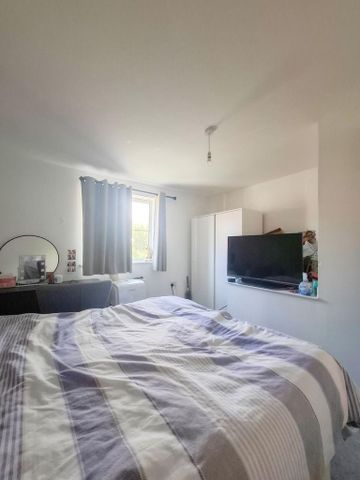 2 bedroom semi-detached house to rent - Photo 2