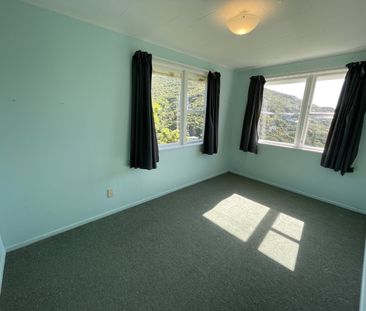 Sunny, Spacious Living in Peaceful Karori – Your Perfect 3-Bedroom ... - Photo 6