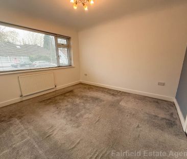 St Georges Drive, Carpenders Park, WD19 - Photo 4