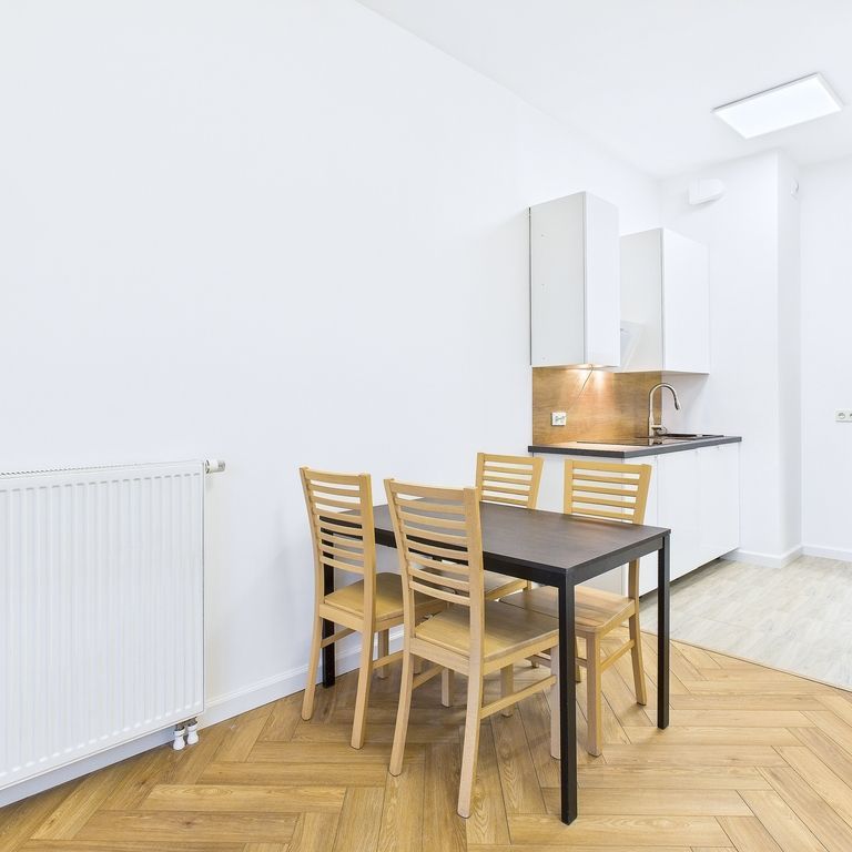 Kawalerka z garażem w cenie PKP Okęcie Okazja! - Фото 1