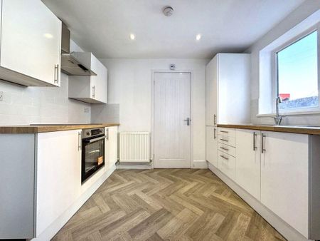 3 bed terraced house to rent in NE31 - Photo 4