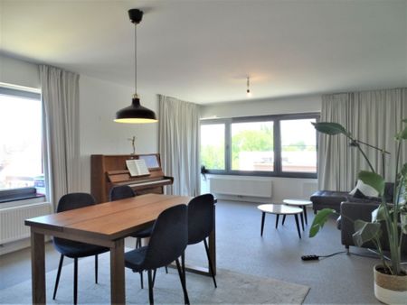 Lichtrijk appartement met 2 slaapkamers, ingerichte keuken en fietsenstalling! - Foto 3